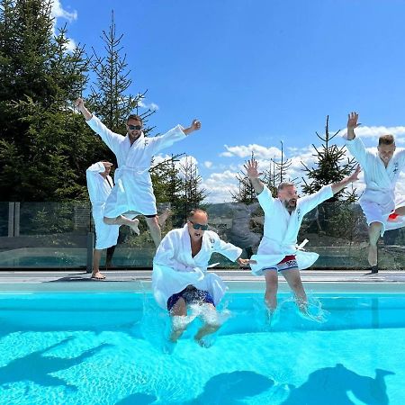Be Be Chalet - Premium Jacuzi & Private Pool Bukovel Extérieur photo